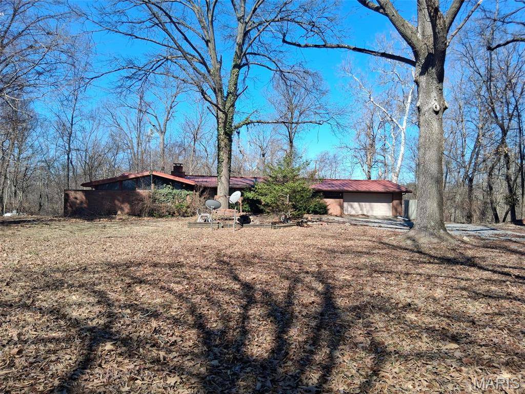 2911 N Center ST, Maryville, IL 62062