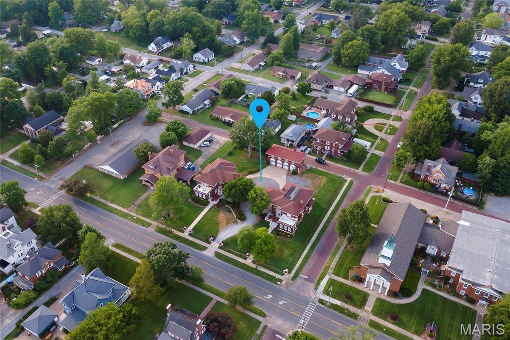 202 W Poplar, Harrisburg, IL 62946
