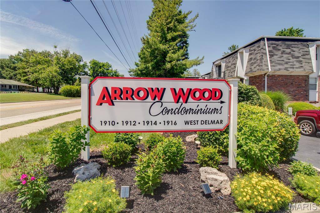 1916 W Delmar AVE #F, Godfrey, IL 62035