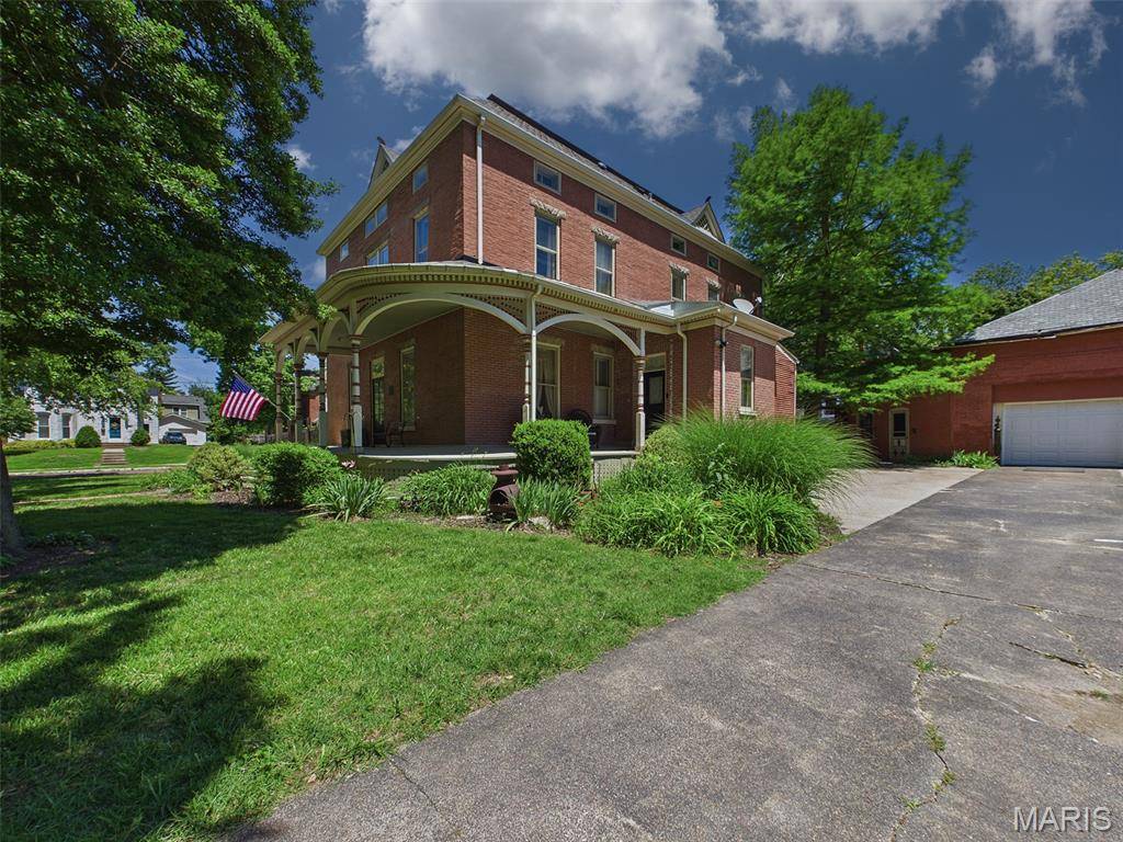 1715 Liberty ST, Alton, IL 62002