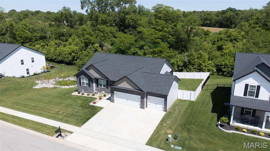 6992 Milburn Estates DR, O'fallon, IL 62269