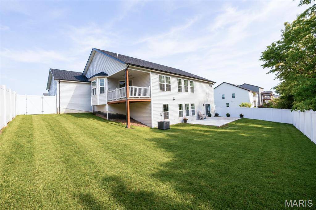 6992 Milburn Estates DR, O'fallon, IL 62269