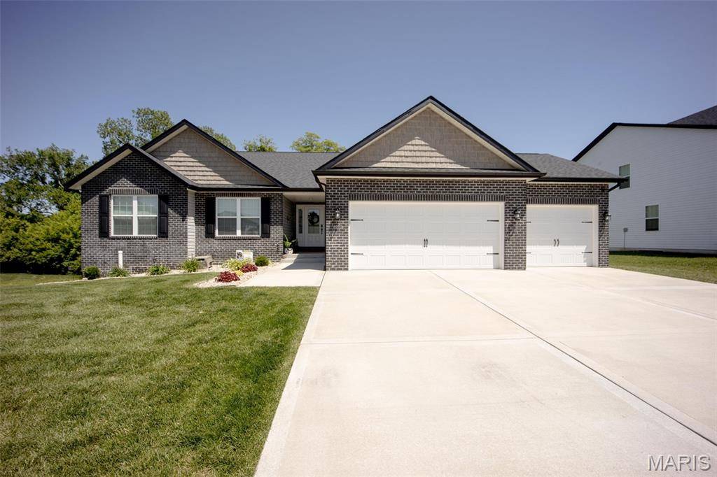 6992 Milburn Estates DR, O'fallon, IL 62269