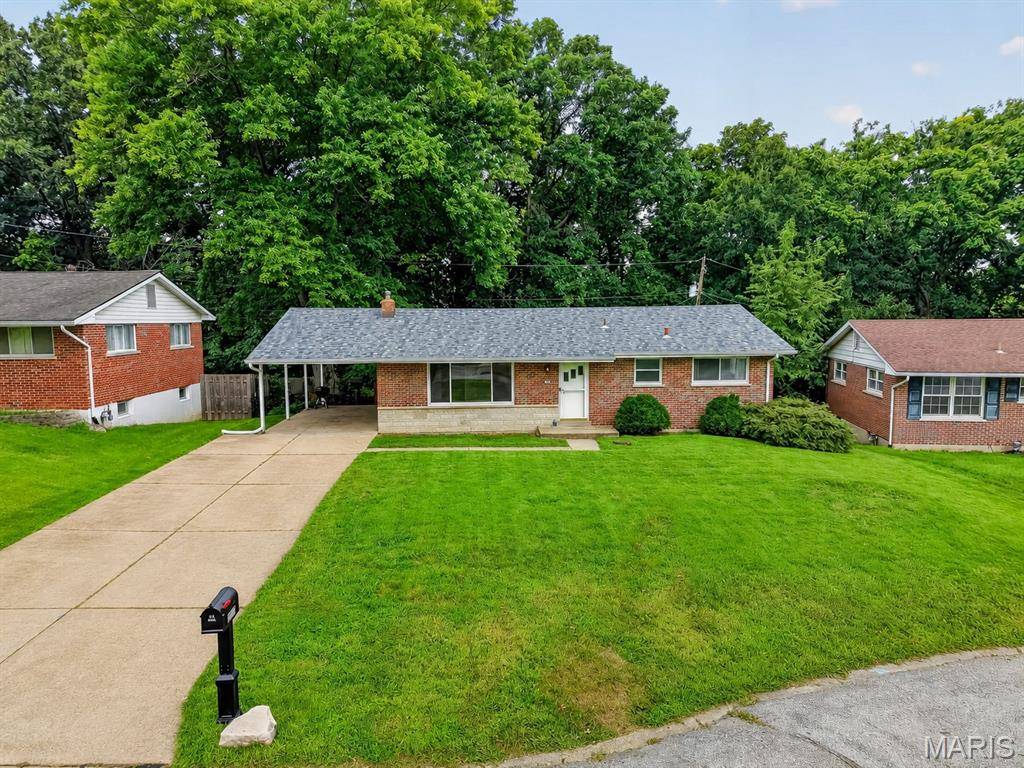 2349 Buller DR, Unincorporated, MO 63114