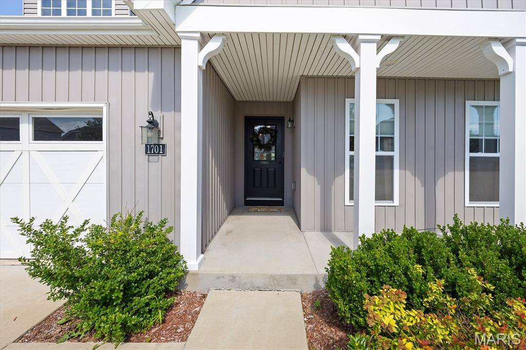 1701 Canopy Crest CIR, Swansea, IL 62226