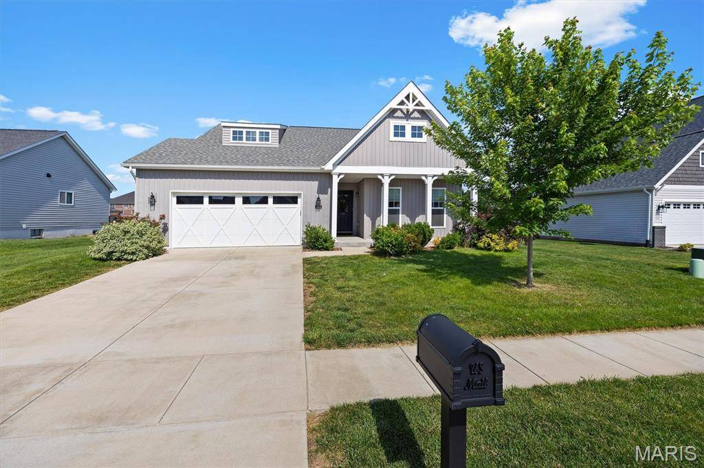 1701 Canopy Crest CIR, Swansea, IL 62226