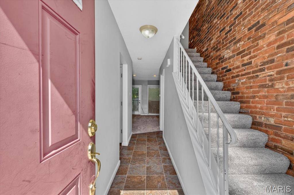 1107 Rue La Chelle WALK #1107, St Louis, MO 63141