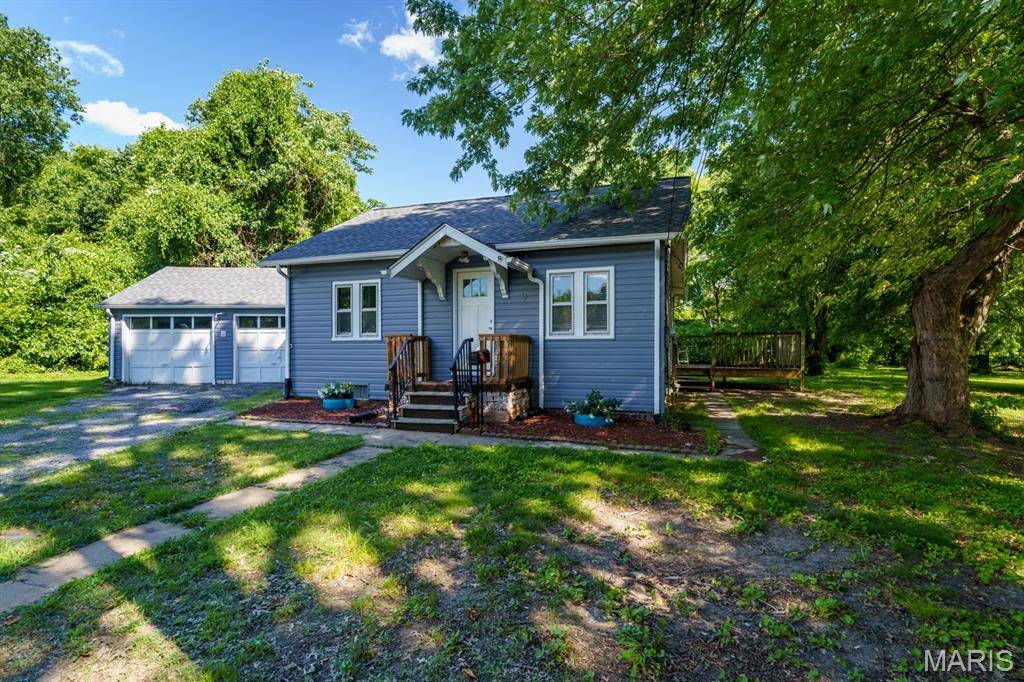 9 Lindauer PL, Belleville, IL 62226