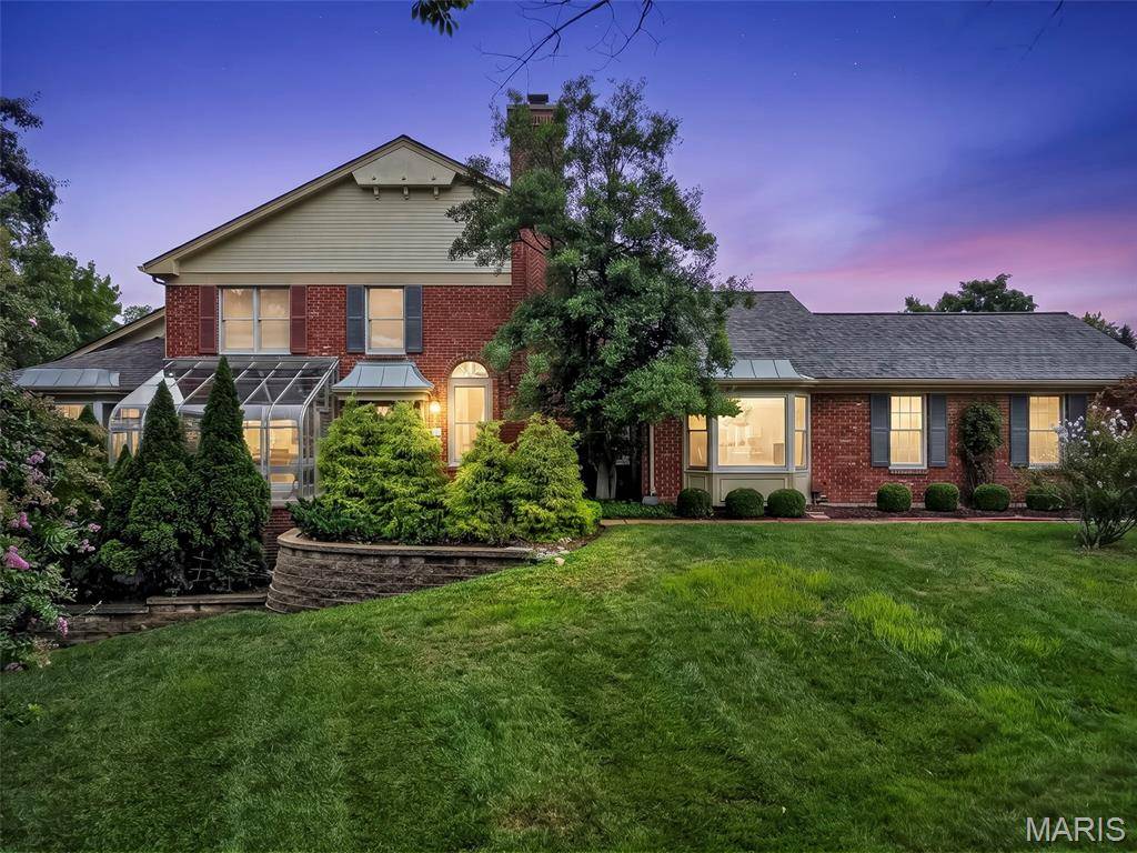 330 Morristown CT, Chesterfield, MO 63017