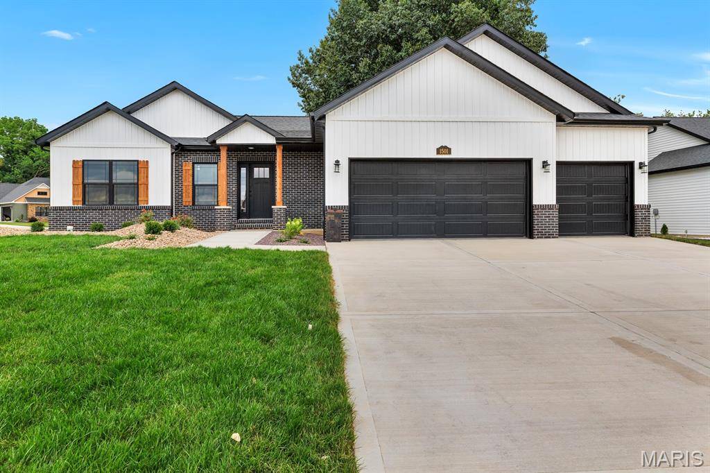 1501 Guilford PL, Troy, IL 62294