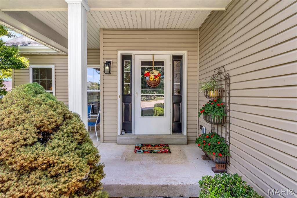 11 Towergate CT, Lake St Louis, MO 63367