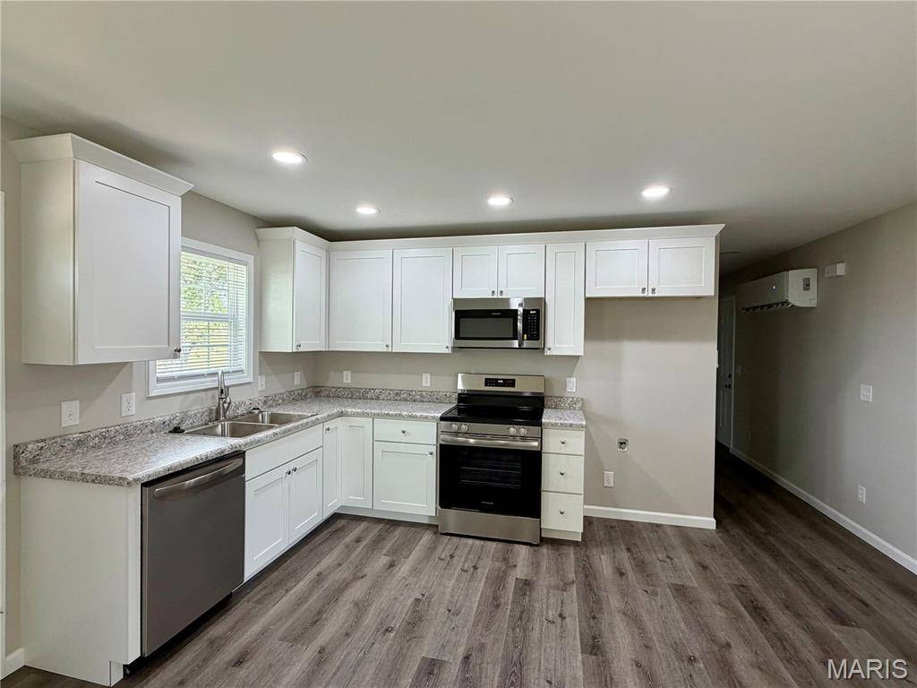 208 Dona ST, Sikeston, MO 63801