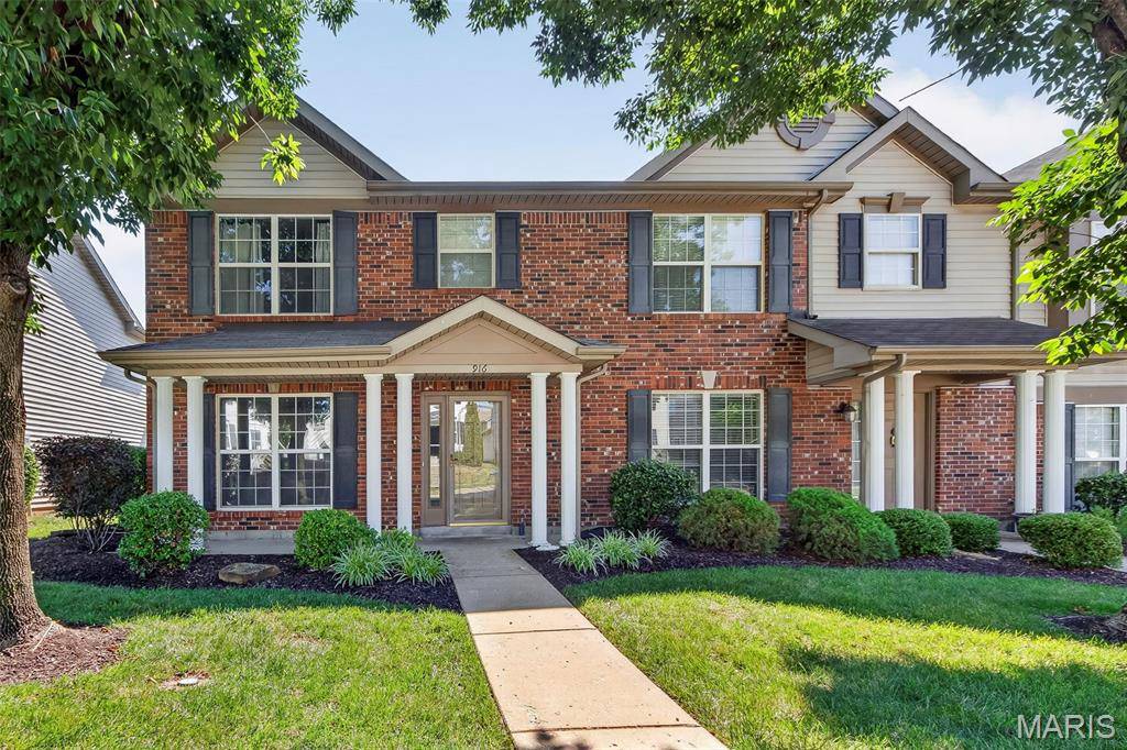 916 Carpathian DR, Lake St Louis, MO 63367