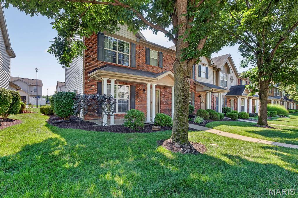 916 Carpathian DR, Lake St Louis, MO 63367