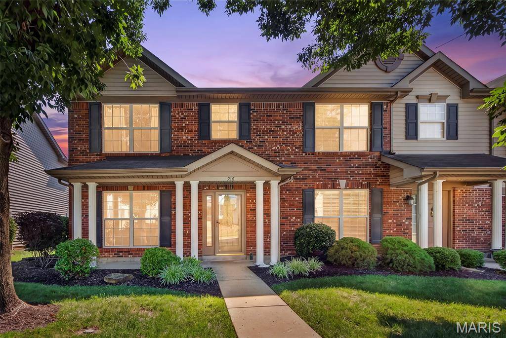 916 Carpathian DR, Lake St Louis, MO 63367
