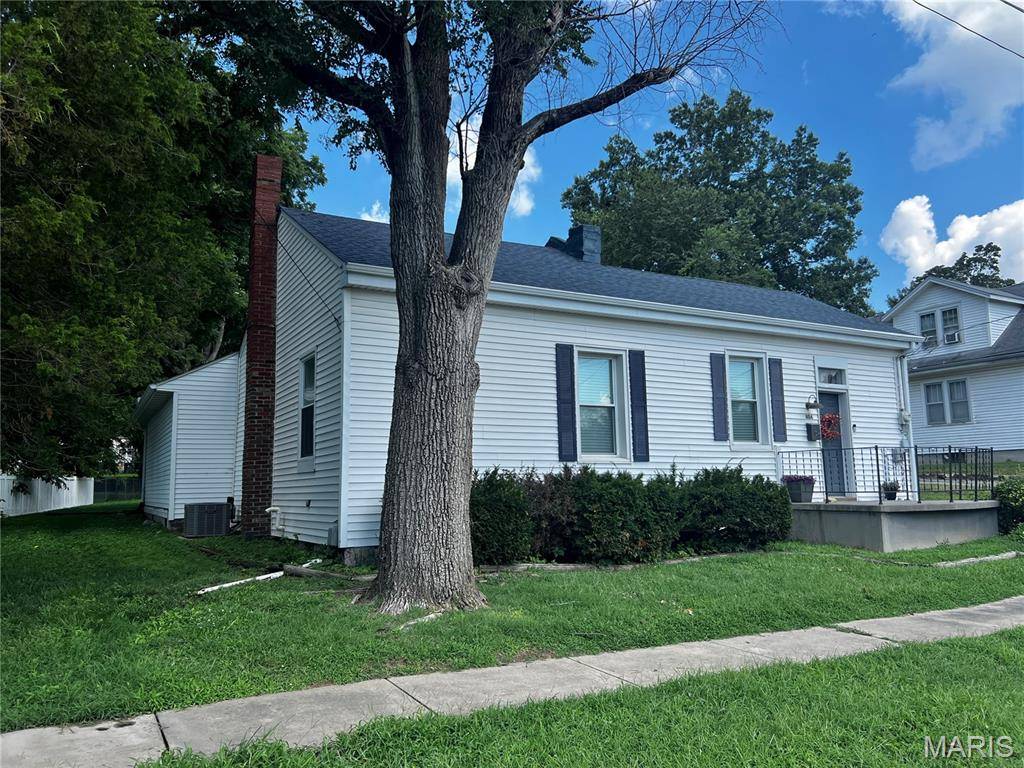 404 S Main ST, Waterloo, IL 62298