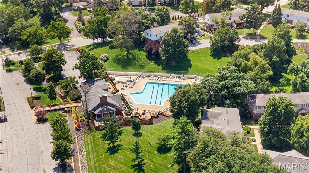 9194 Wrenwood LN, Brentwood, MO 63144