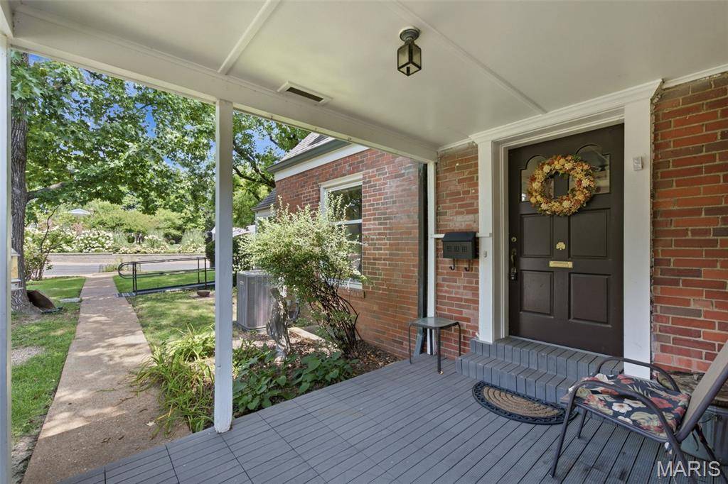 7816 Blackberry AVE, St Louis, MO 63130