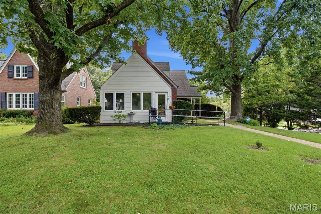 7816 Blackberry AVE, St Louis, MO 63130