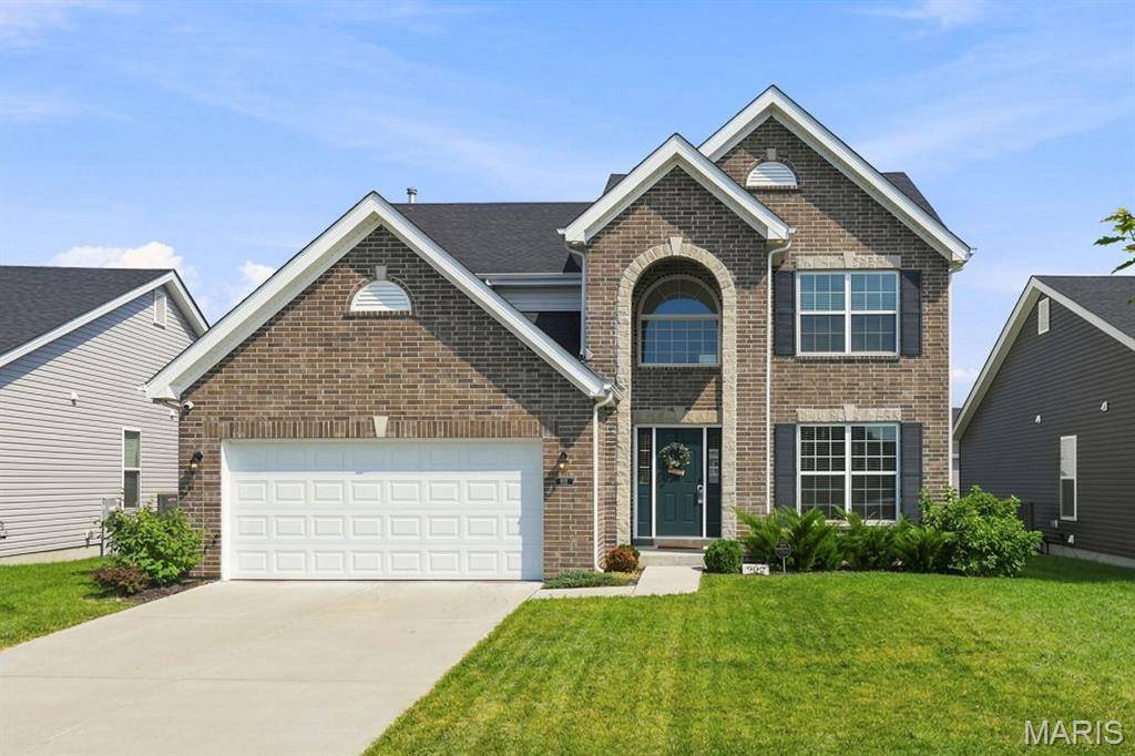 902 Palisades CIR, St Charles, MO 63301