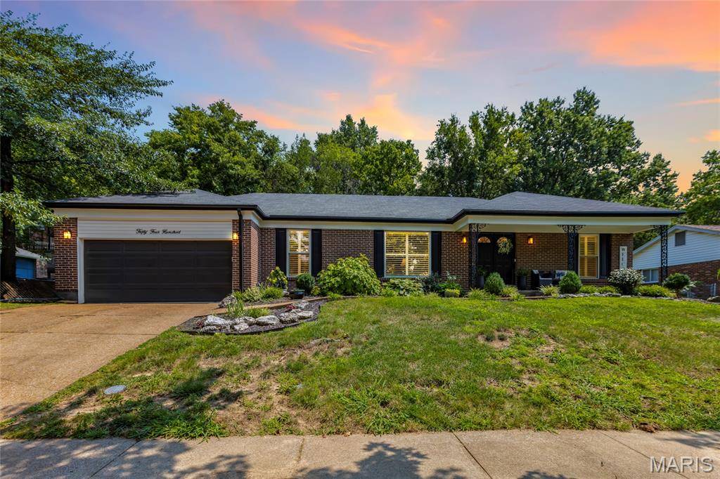 5400 Casa Royale DR, St Louis, MO 63129