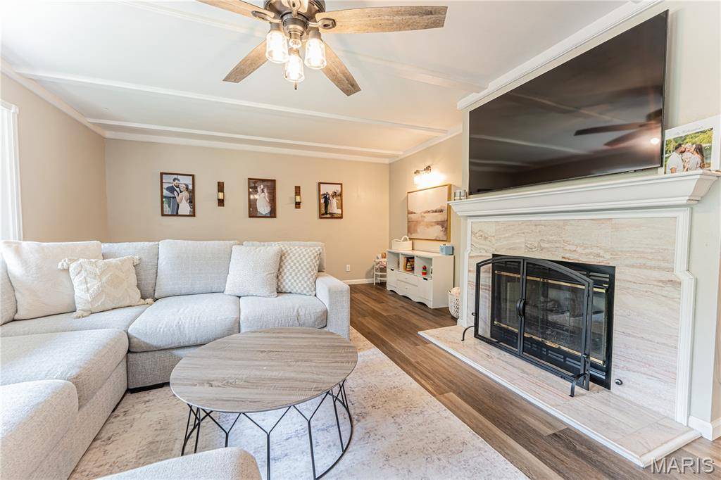 6310 Heintz RD, Oakville, MO 63129
