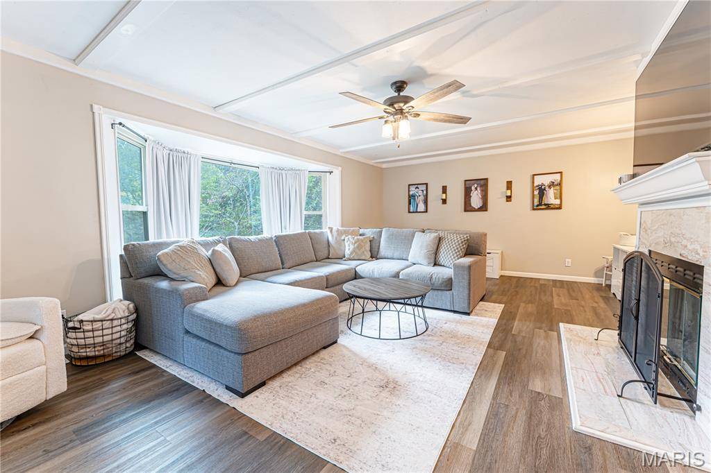 6310 Heintz RD, Oakville, MO 63129