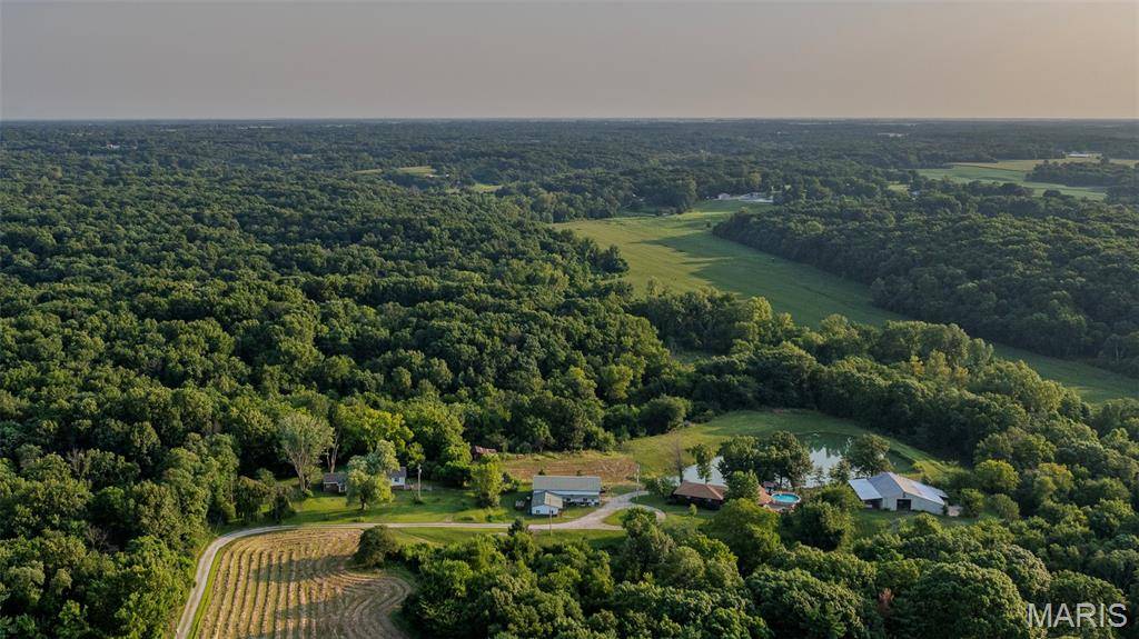 7067-7073 Farrow LN, Godfrey, IL 62035