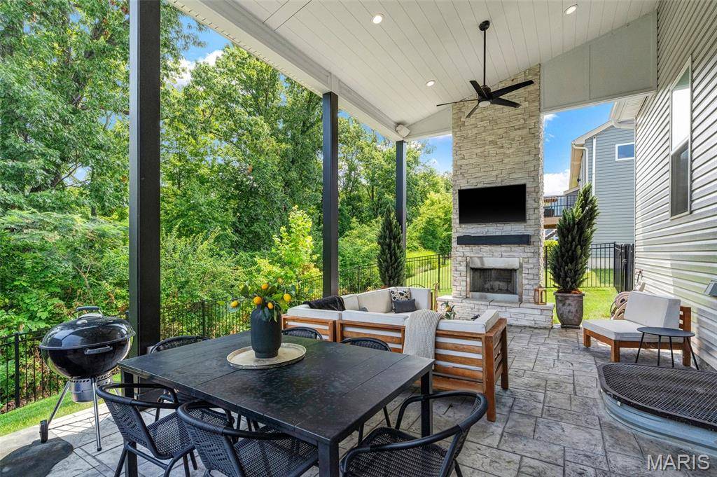 854 Nardin DR, Chesterfield, MO 63017