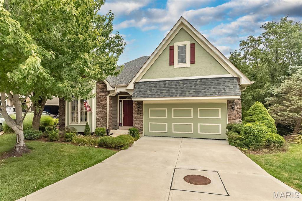 709 Huntwood TER, Lake St Louis, MO 63367
