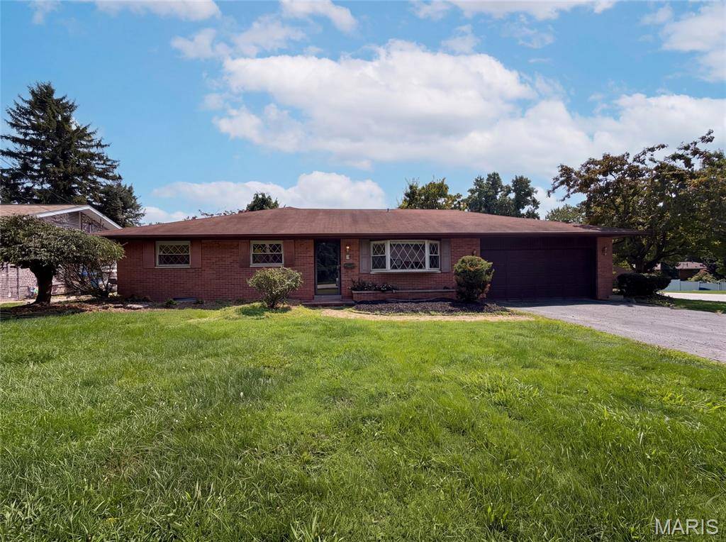 209 Dana DR, Collinsville, IL 62234