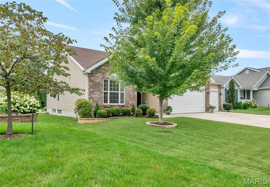 492 Pleasant Breeze DR, Wentzville, MO 63385