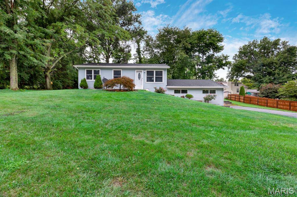 324 Westminster DR, St Peters, MO 63376
