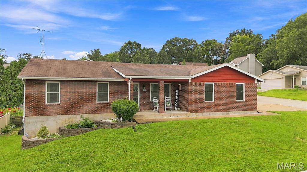 2172 Larkspur LNDG, Imperial, MO 63052