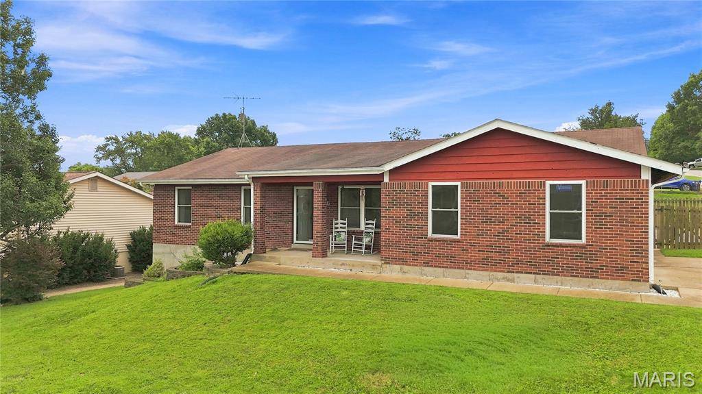 2172 Larkspur LNDG, Imperial, MO 63052