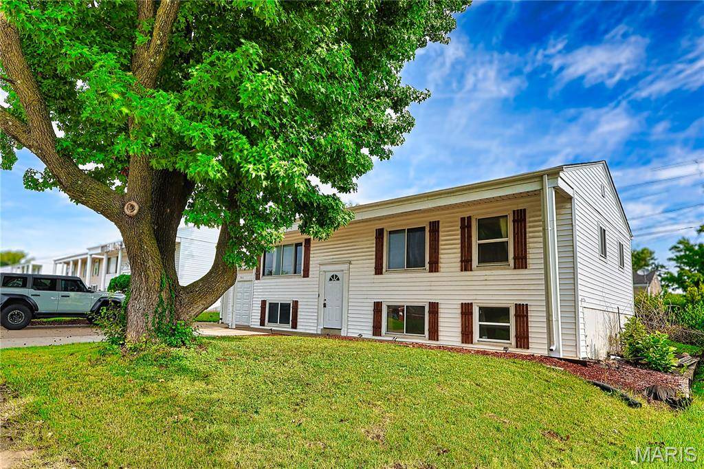 7416 Mexico RD, St Peters, MO 63376