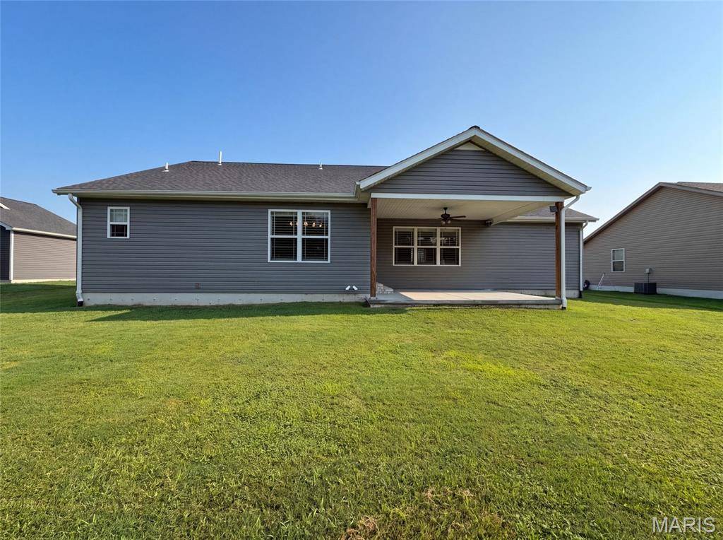 217 Emerald WAY, Granite City, IL 62040