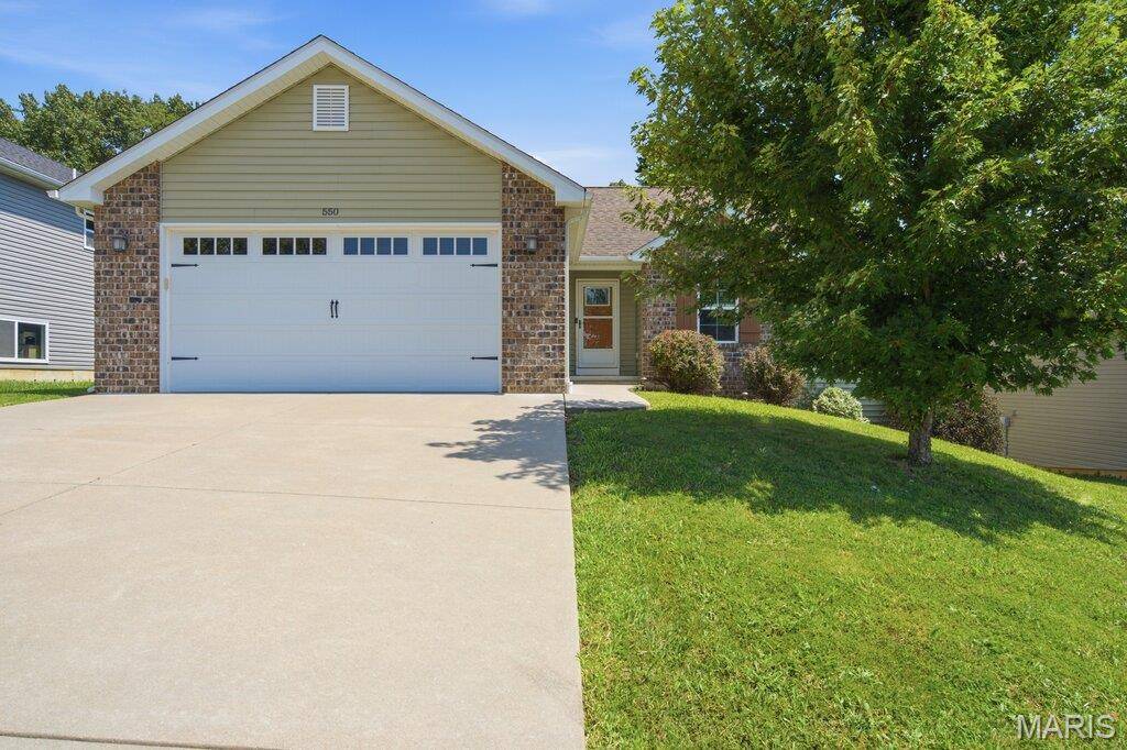 550 Crestfall DR, Washington, MO 63090