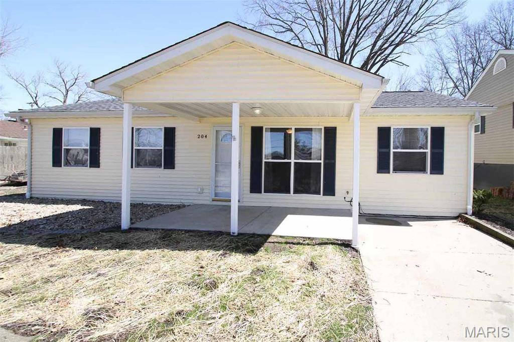 204 SAINT  Thomas DR, Godfrey, IL 62035