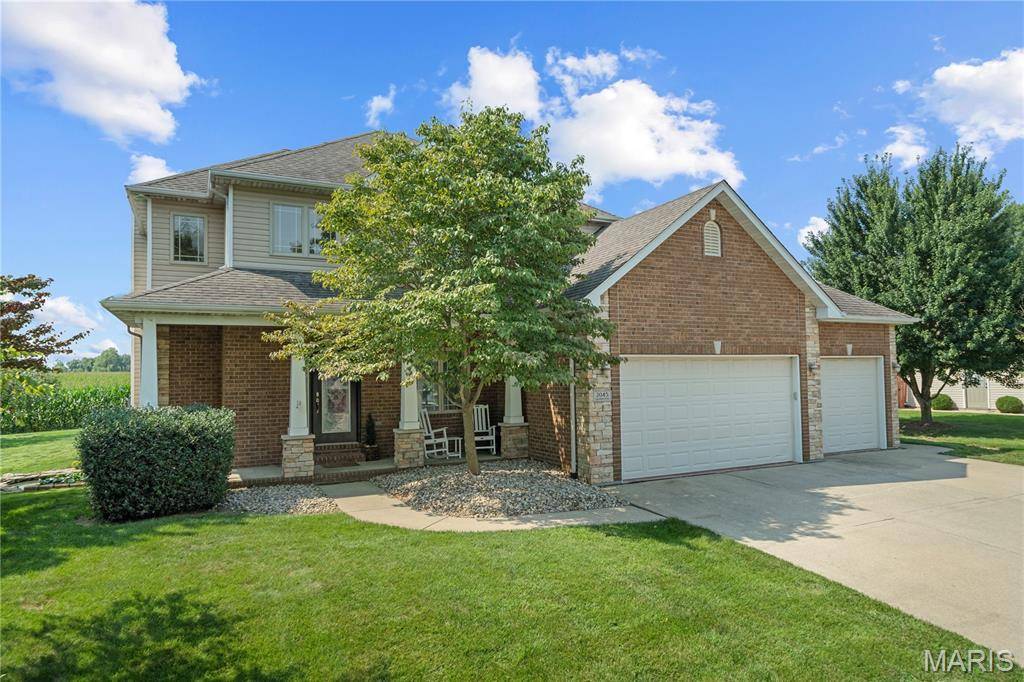2045 Grandview DR, St Jacob, IL 62281