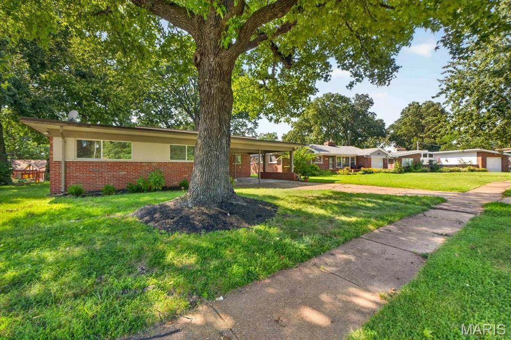 931 Dalkeith LN, St Louis, MO 63132