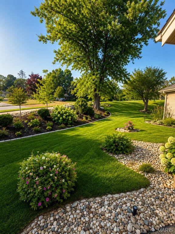 944 Ridgetree LN, Des Peres, MO 63131
