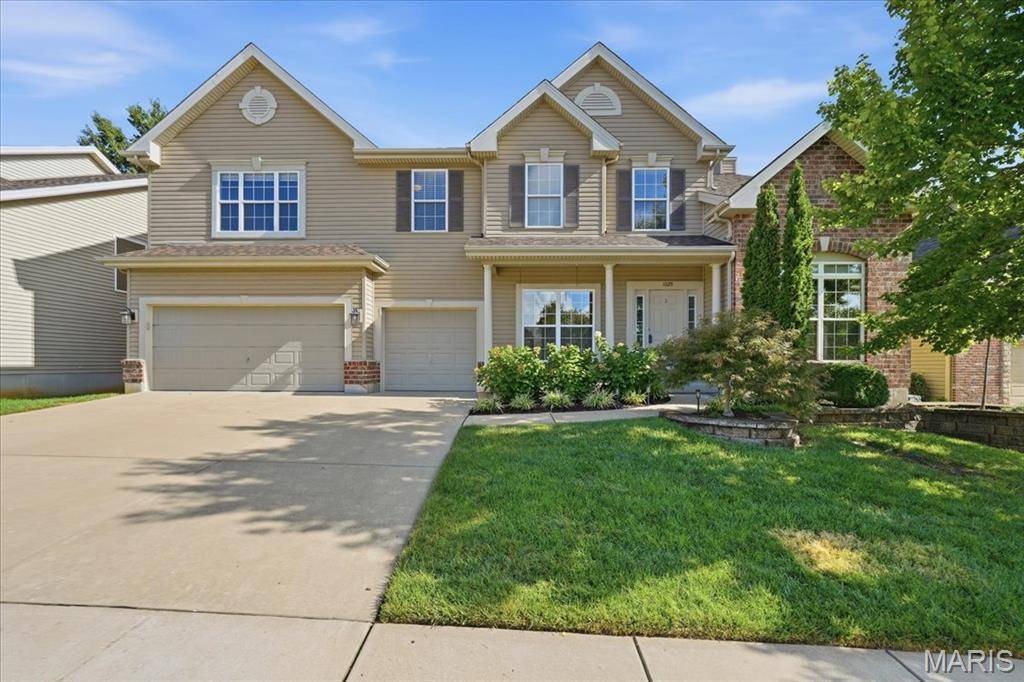 1025 Hawkins Bend DR, Fenton, MO 63026