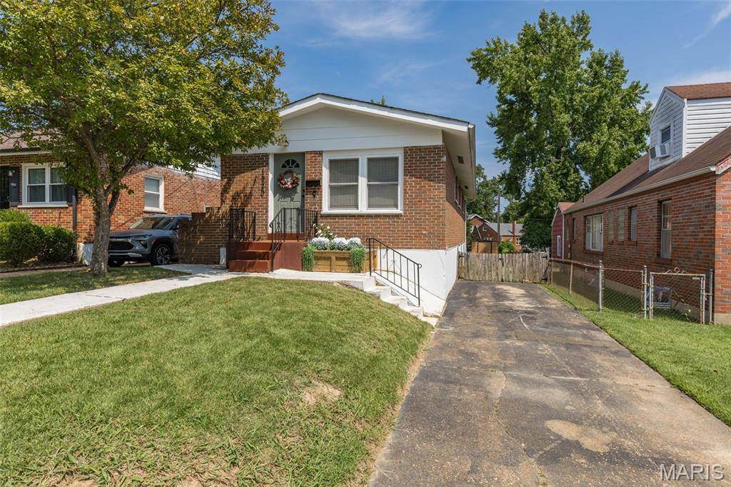 1520 Bredell AVE, St Louis, MO 63117
