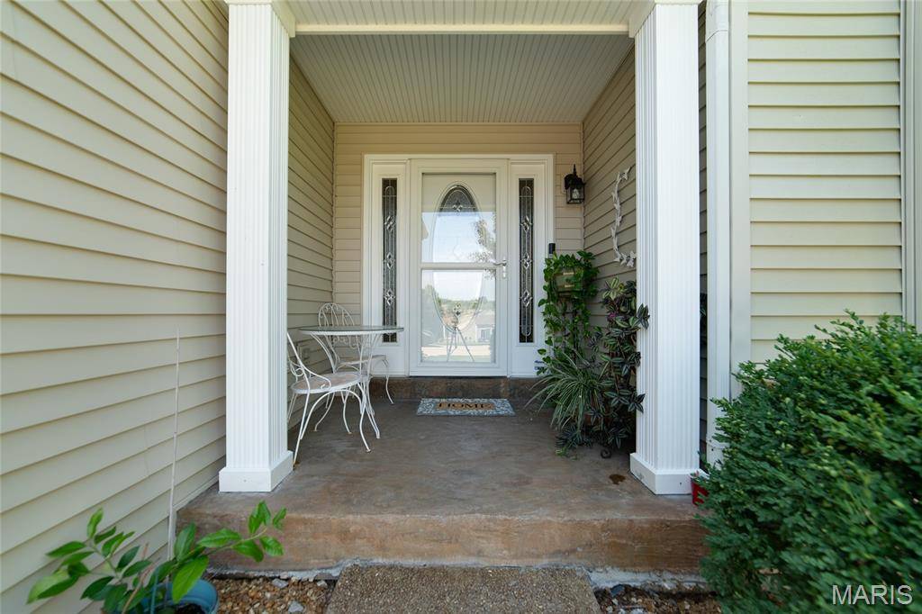 755 Ostrich DR, Lake St Louis, MO 63367