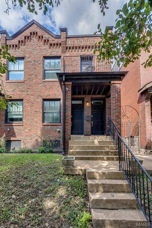 3321 DeMenil PL, St Louis, MO 63118