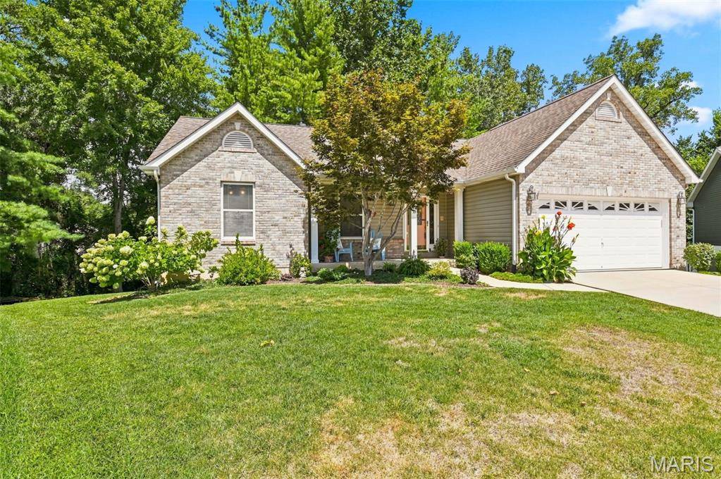 55 Treeshade CT, St Peters, MO 63376
