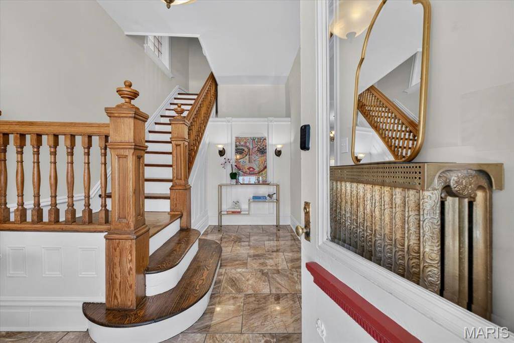 4564 Gibson AVE, St Louis, MO 63110