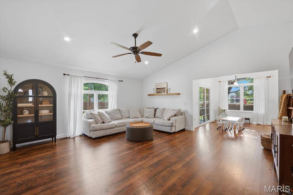166 Hodgens Mill LN, O'fallon, IL 62269