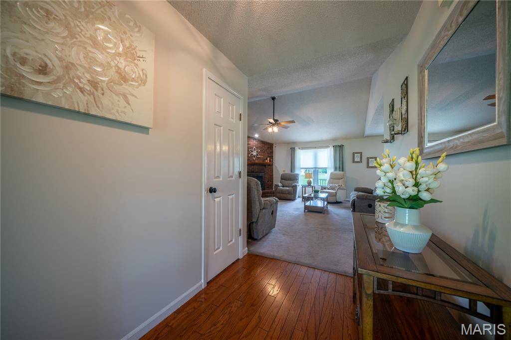 5111 E Flamingo DR, Hallsville, MO 65255